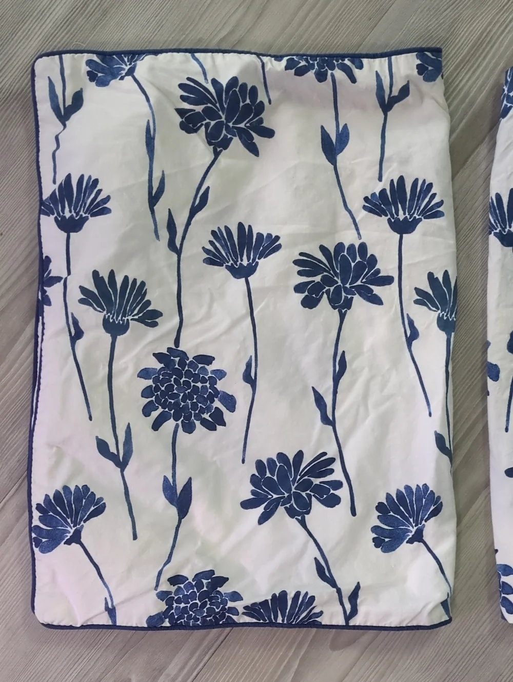 IKEA FINNOXEL Blue White Floral Pillowcases Set of 2 Standard 100% Cotton Cottag